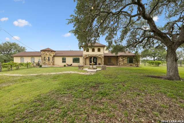 741 County Road 351 Hondo, TX 78861