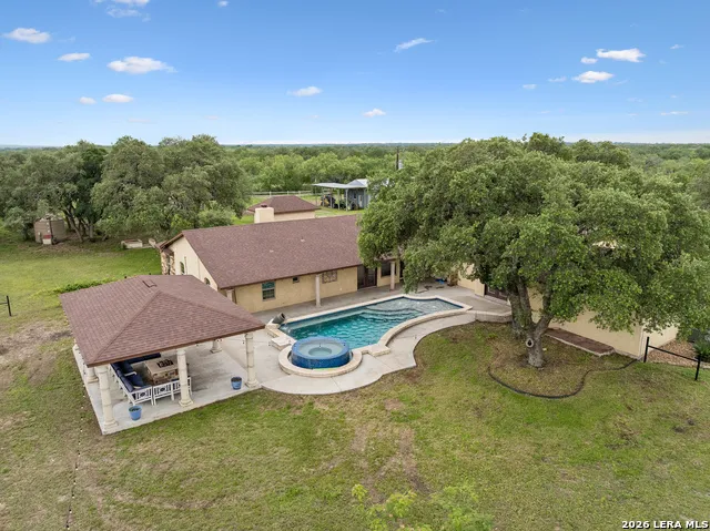 741 County Road 351 Hondo, TX 78861
