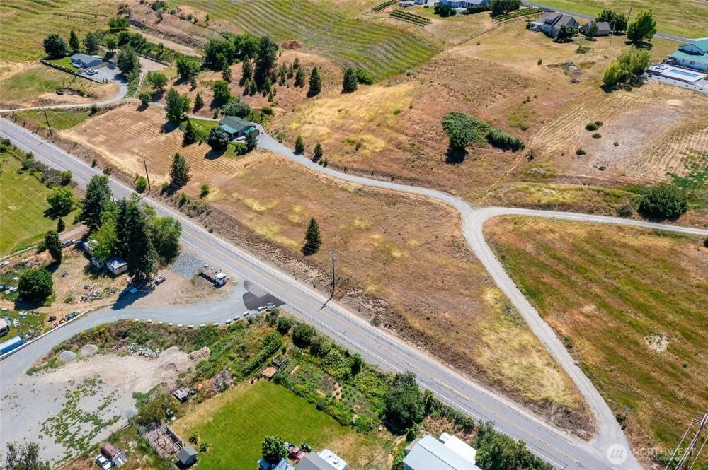 32 Barkley Road Manson, WA 98831