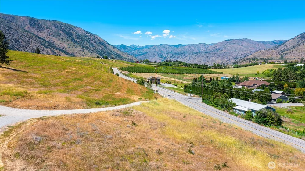 32 Barkley Road Manson, WA 98831