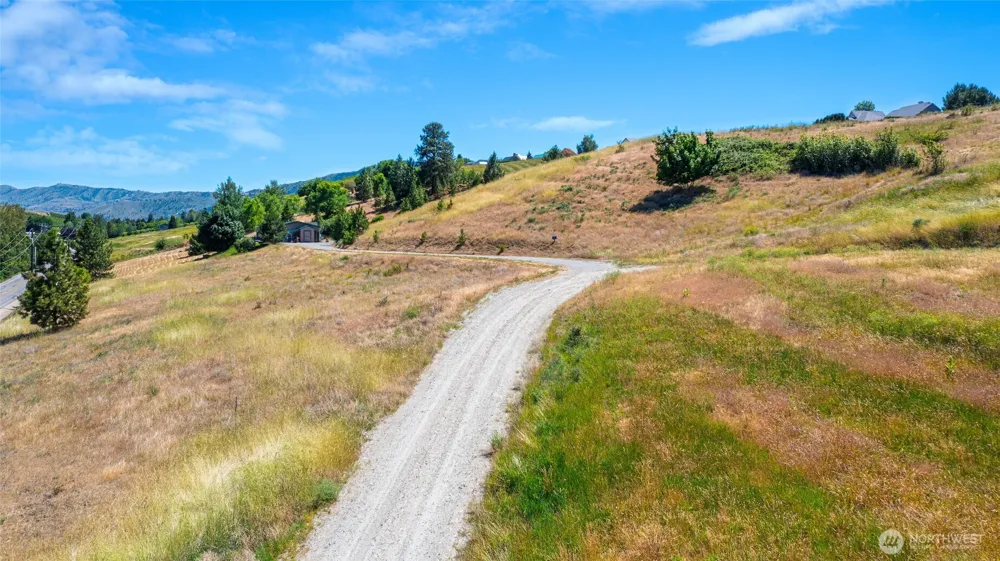 32 Barkley Road Manson, WA 98831