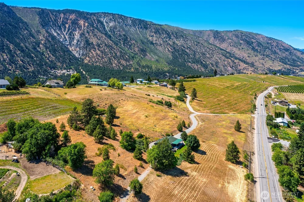 32 Barkley Road Manson, WA 98831