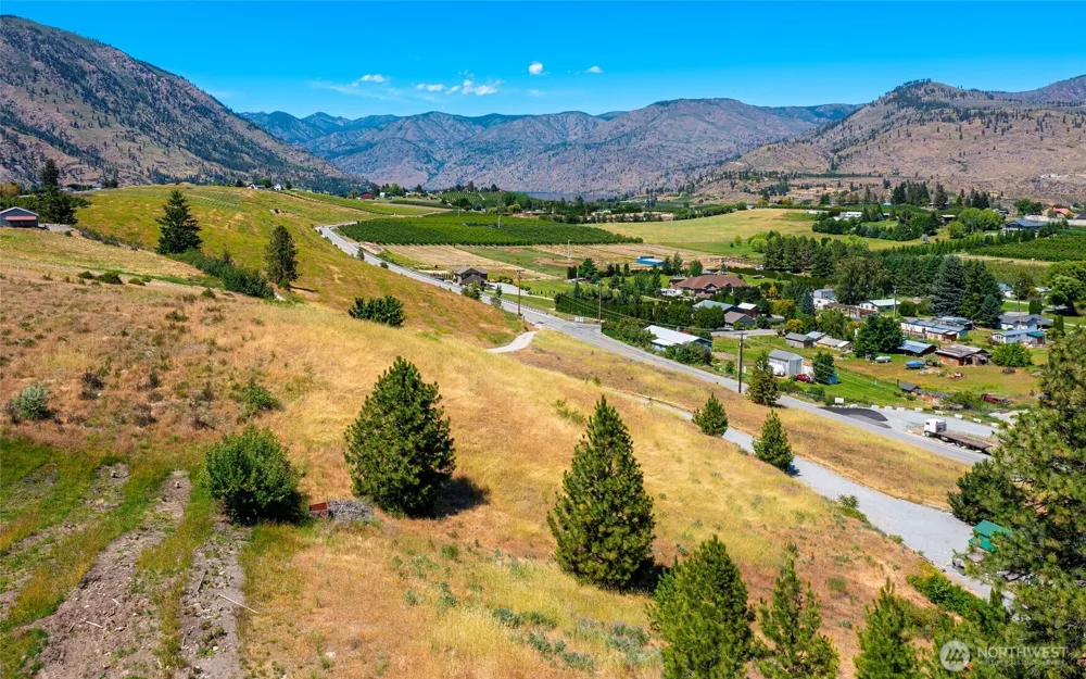 32 Barkley Road Manson, WA 98831