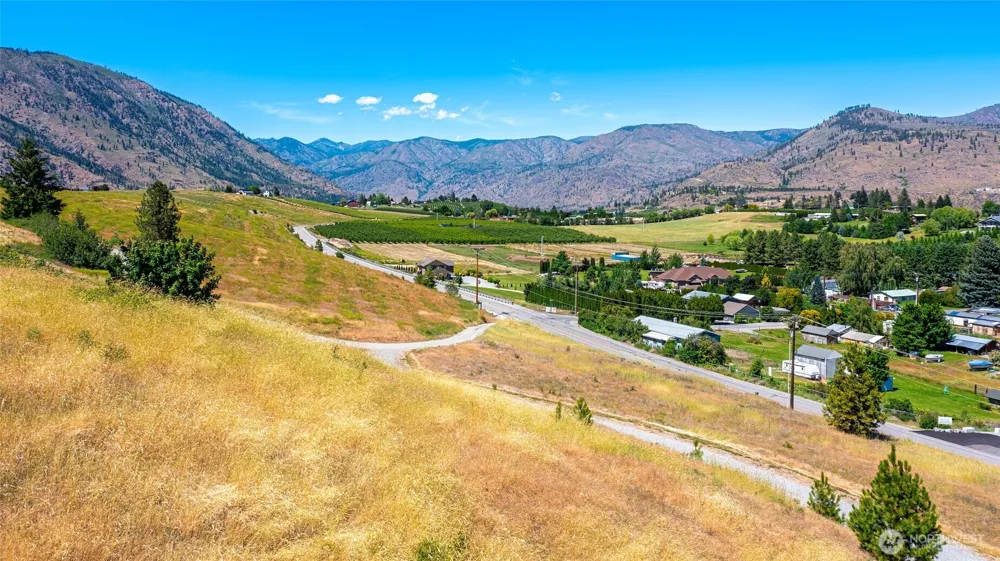 32 Barkley Road Manson, WA 98831