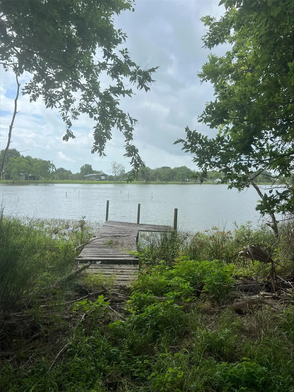 99 Kings Hill Palacios, TX 77465