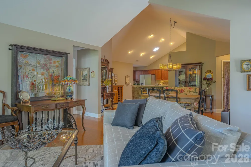 52 Mountain Meadow Circle Weaverville, NC 28787