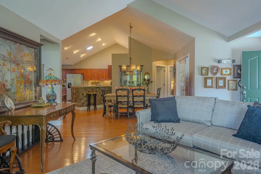 52 Mountain Meadow Circle Weaverville, NC 28787