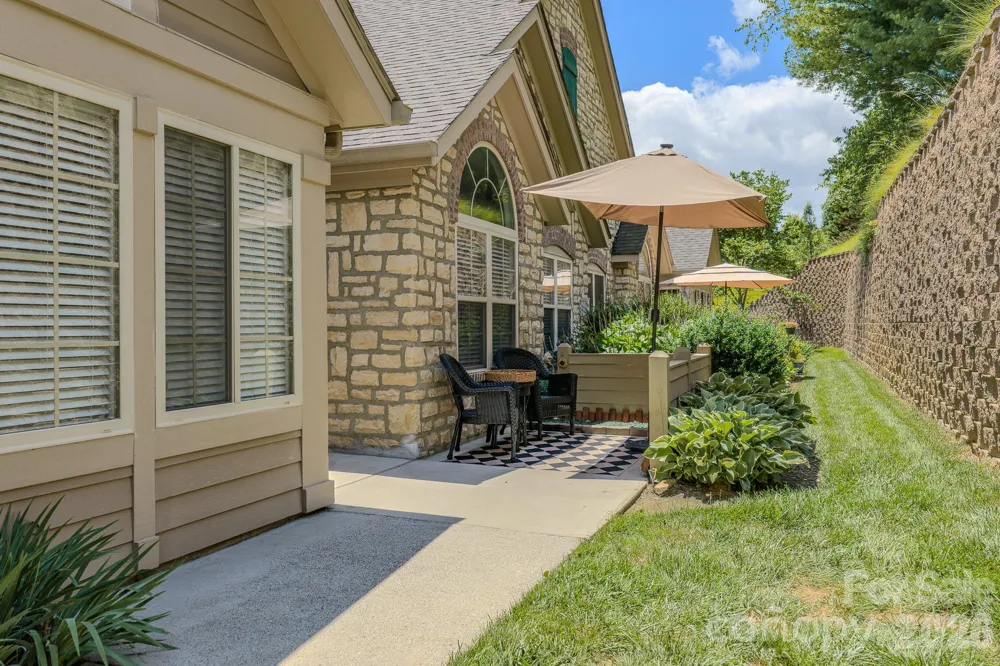 52 Mountain Meadow Circle Weaverville, NC 28787