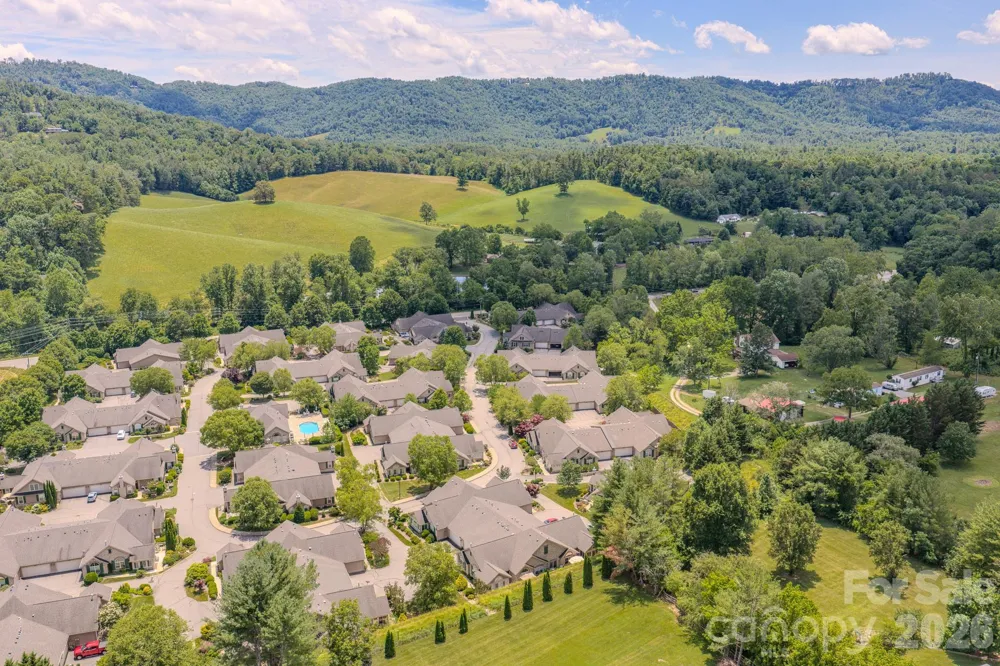52 Mountain Meadow Circle Weaverville, NC 28787