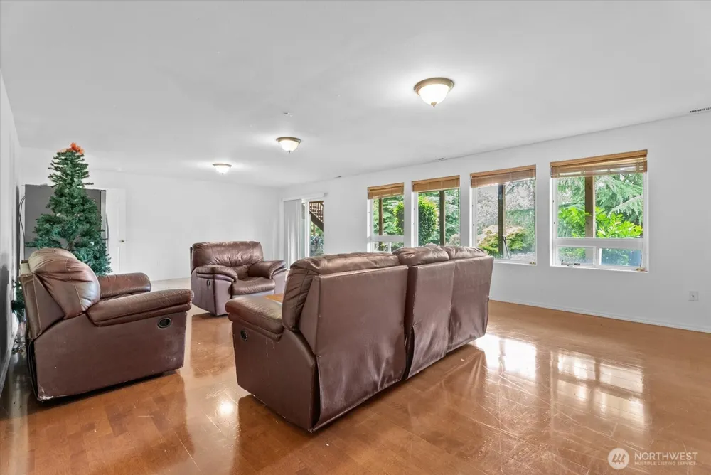 9100 189 Avenue Ct E Bonney Lake, WA 98381