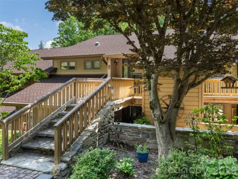 112 Live Oak Lane