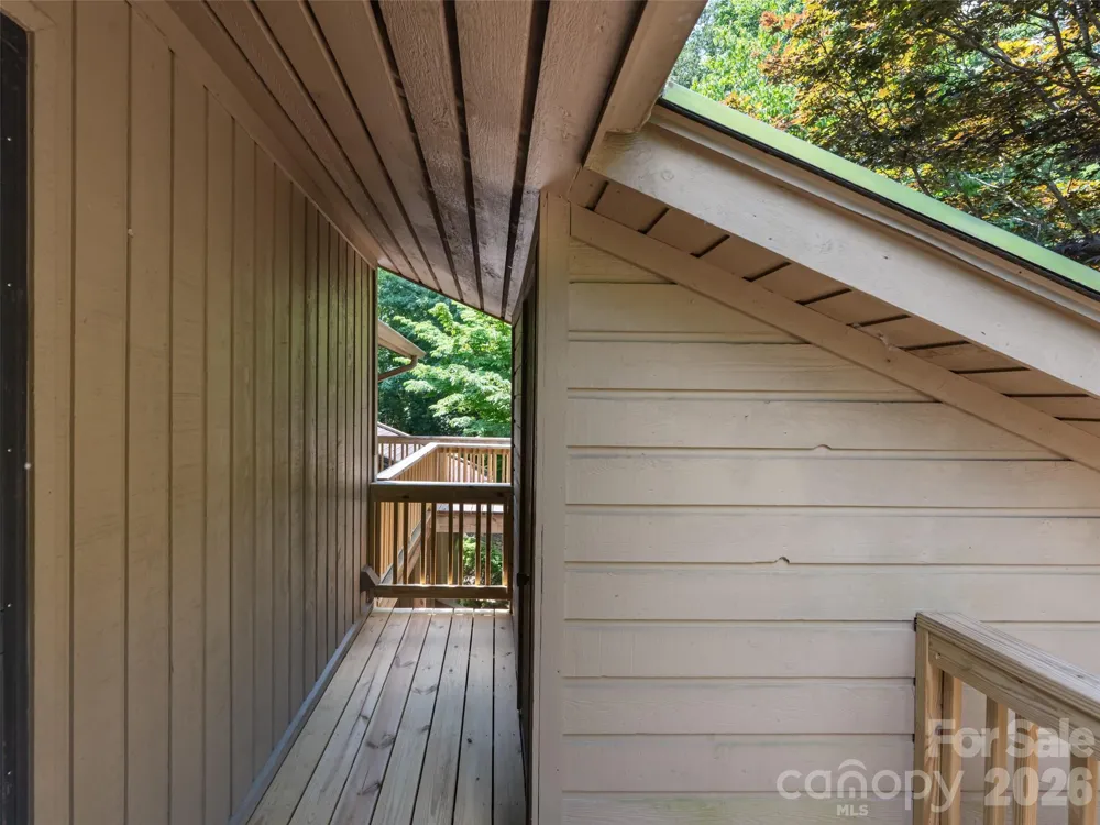 112 Live Oak Lane Hendersonville, NC 28791