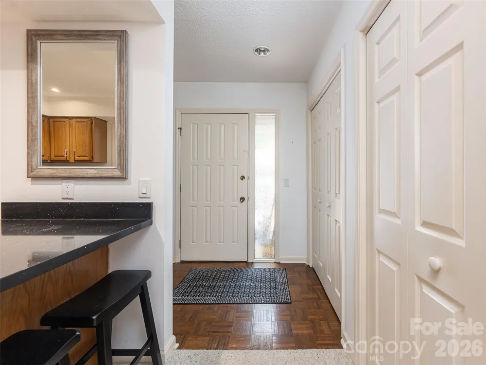 112 Live Oak Lane Hendersonville, NC 28791