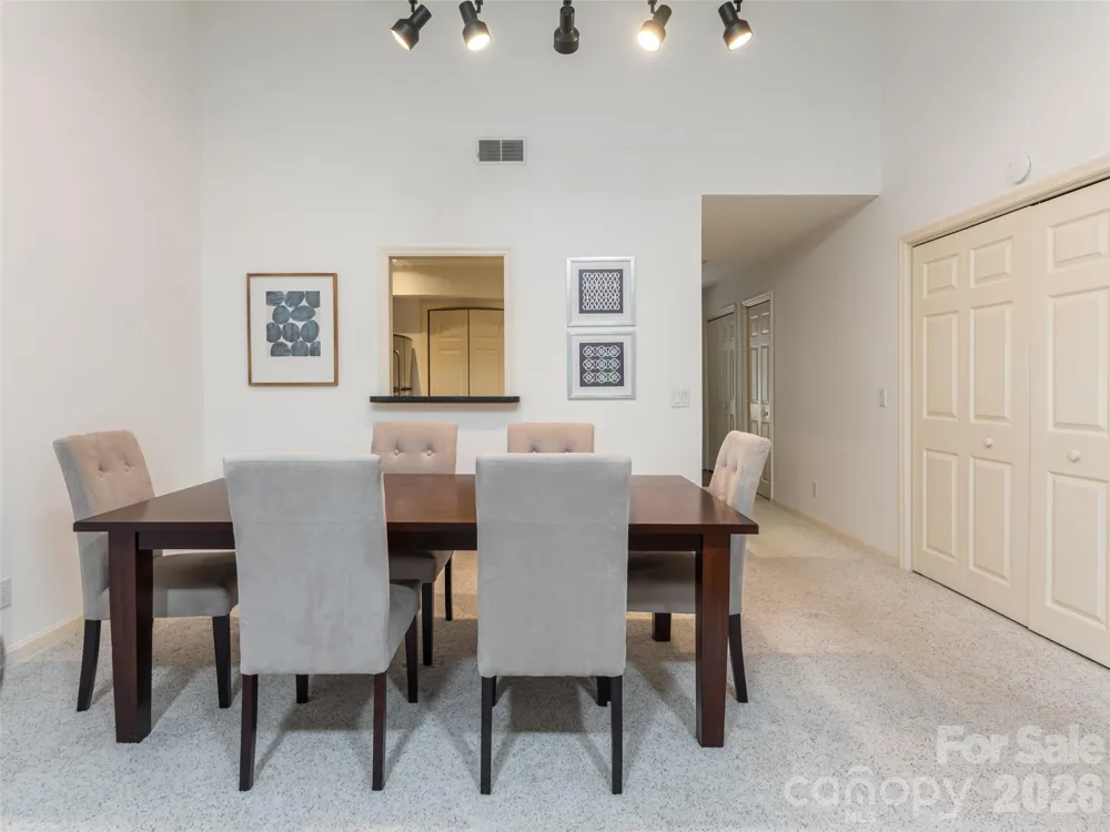112 Live Oak Lane Hendersonville, NC 28791
