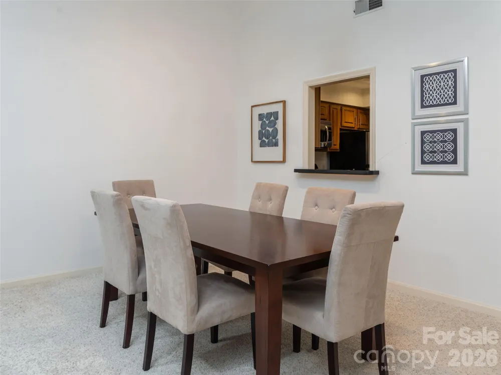 112 Live Oak Lane Hendersonville, NC 28791