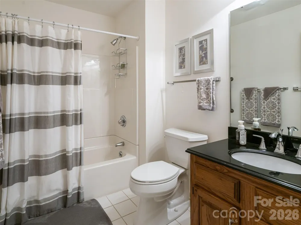 112 Live Oak Lane Hendersonville, NC 28791