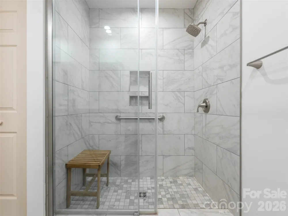 112 Live Oak Lane Hendersonville, NC 28791