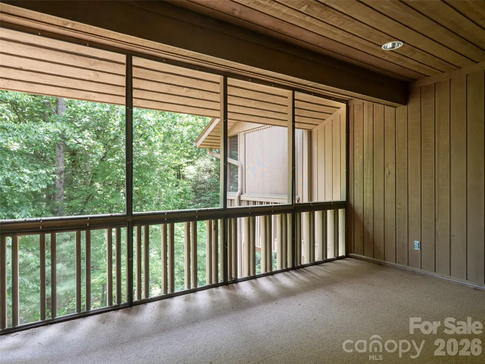112 Live Oak Lane Hendersonville, NC 28791