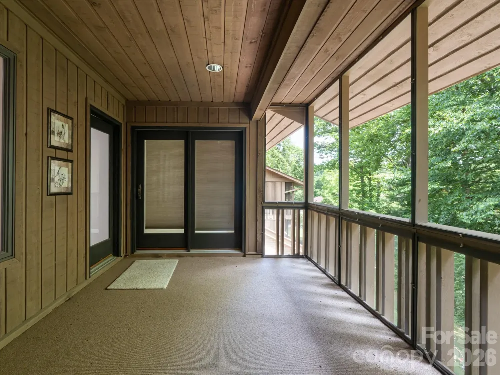 112 Live Oak Lane Hendersonville, NC 28791