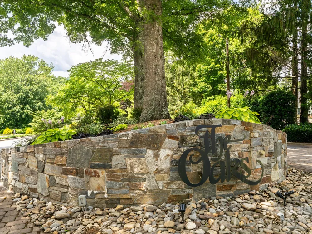 112 Live Oak Lane Hendersonville, NC 28791