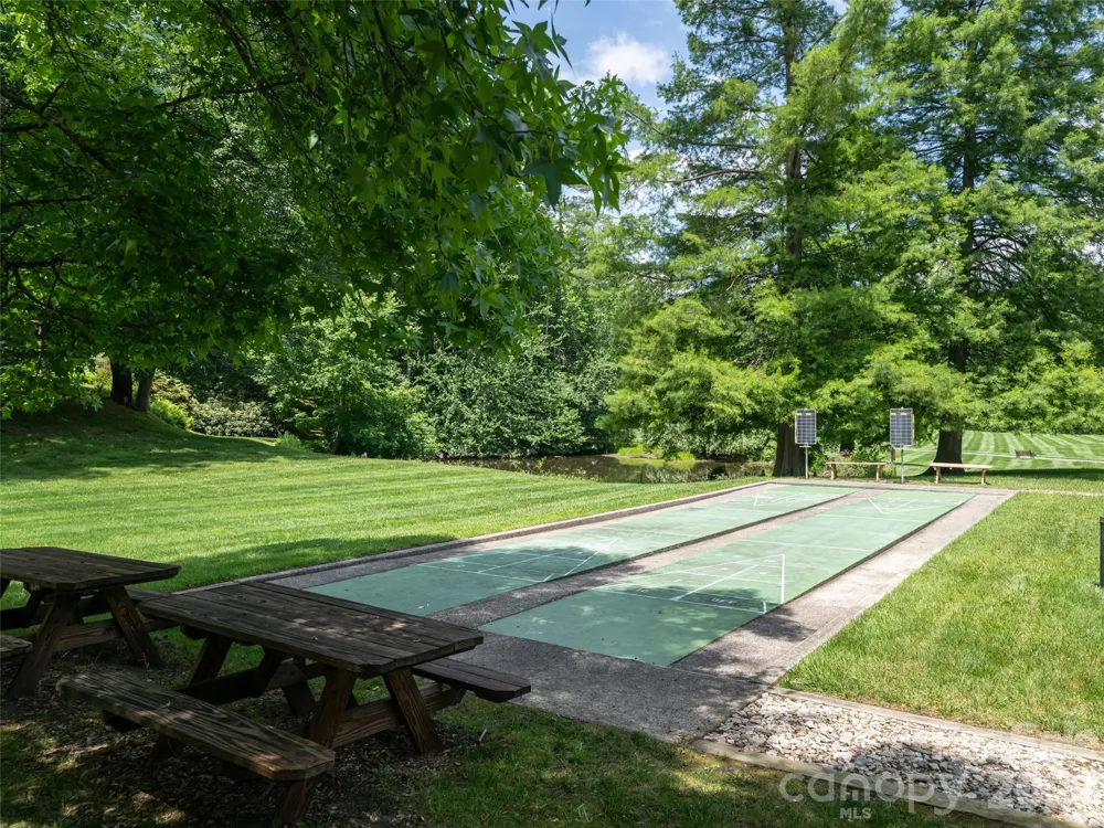 112 Live Oak Lane Hendersonville, NC 28791