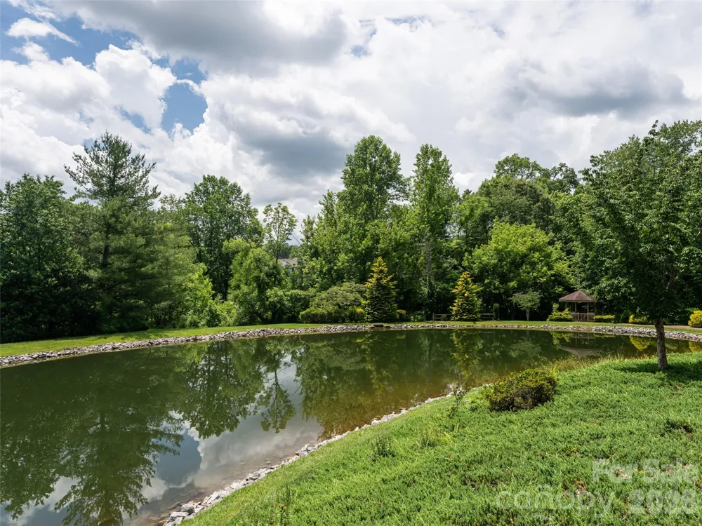 112 Live Oak Lane Hendersonville, NC 28791