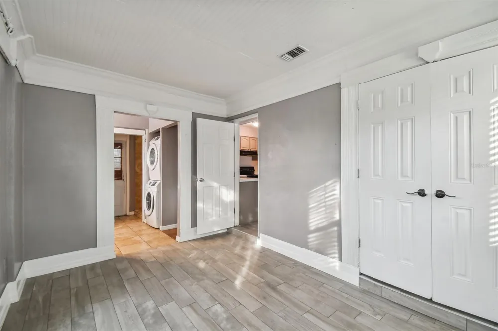1921 W STATE STREET Tampa, FL 33606