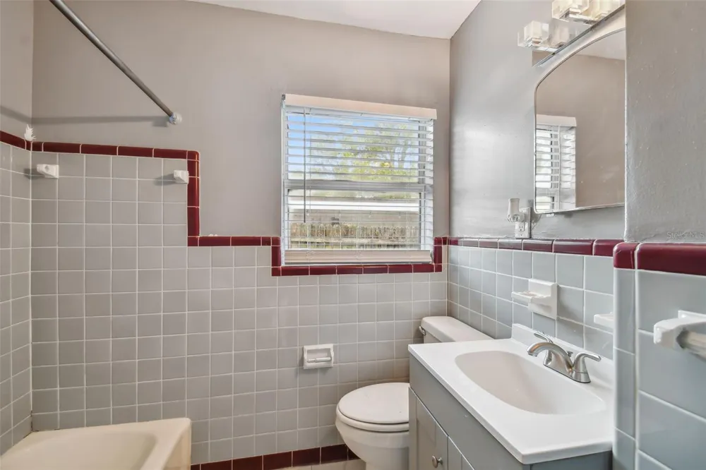 1921 W STATE STREET Tampa, FL 33606