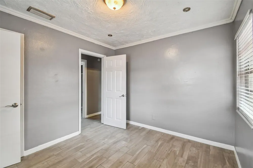 1921 W STATE STREET Tampa, FL 33606