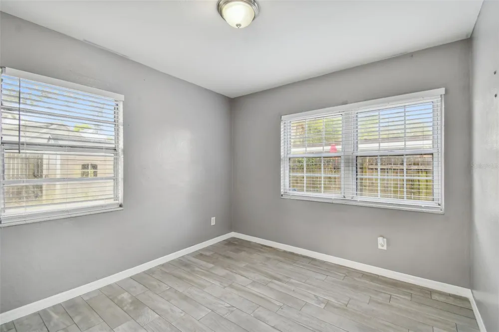1921 W STATE STREET Tampa, FL 33606