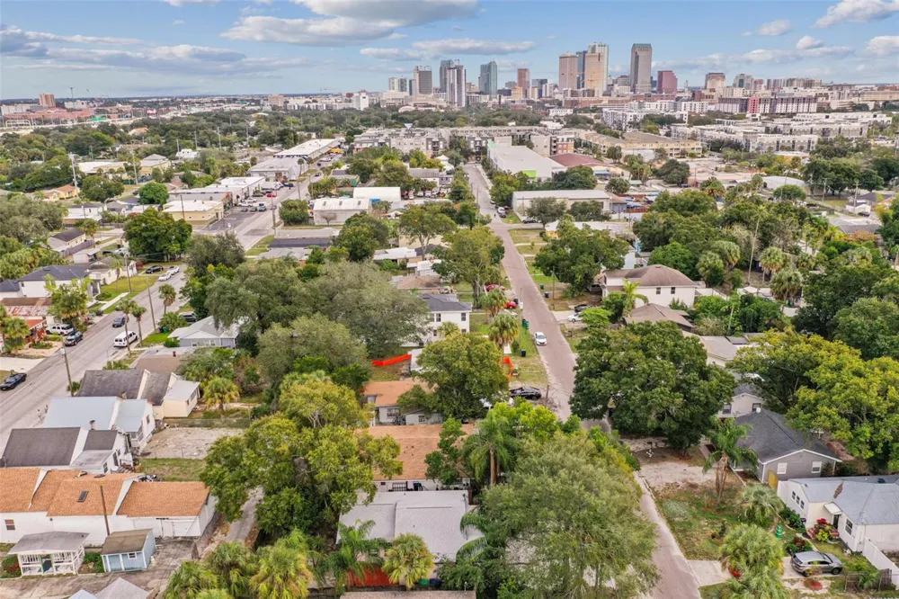 1921 W STATE STREET Tampa, FL 33606