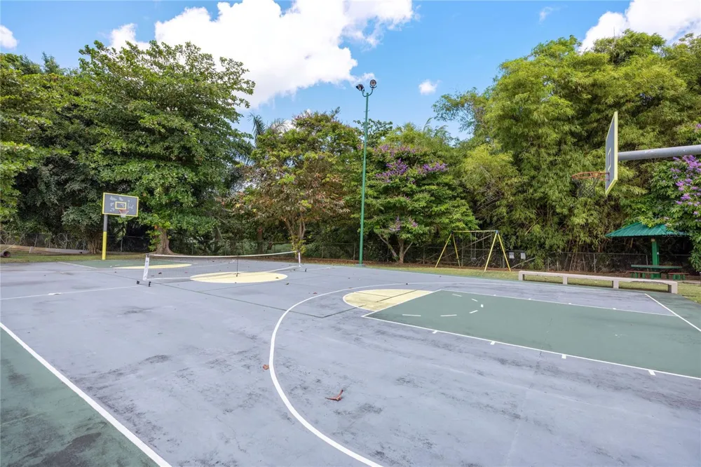 6 PRADO ALTO Guaynabo, PR 00966