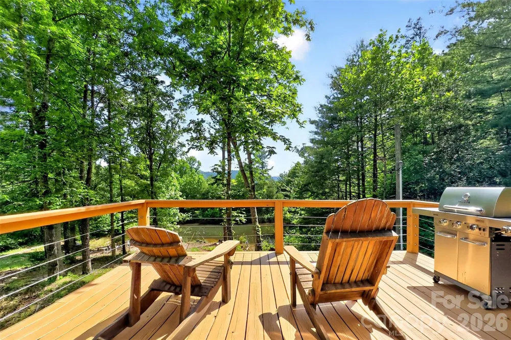 259 E Lester Lane Hendersonville, NC 28739