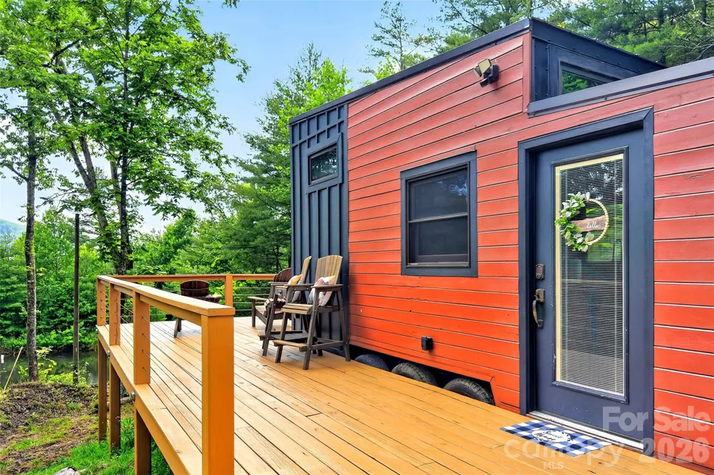 259 E Lester Lane Hendersonville, NC 28739