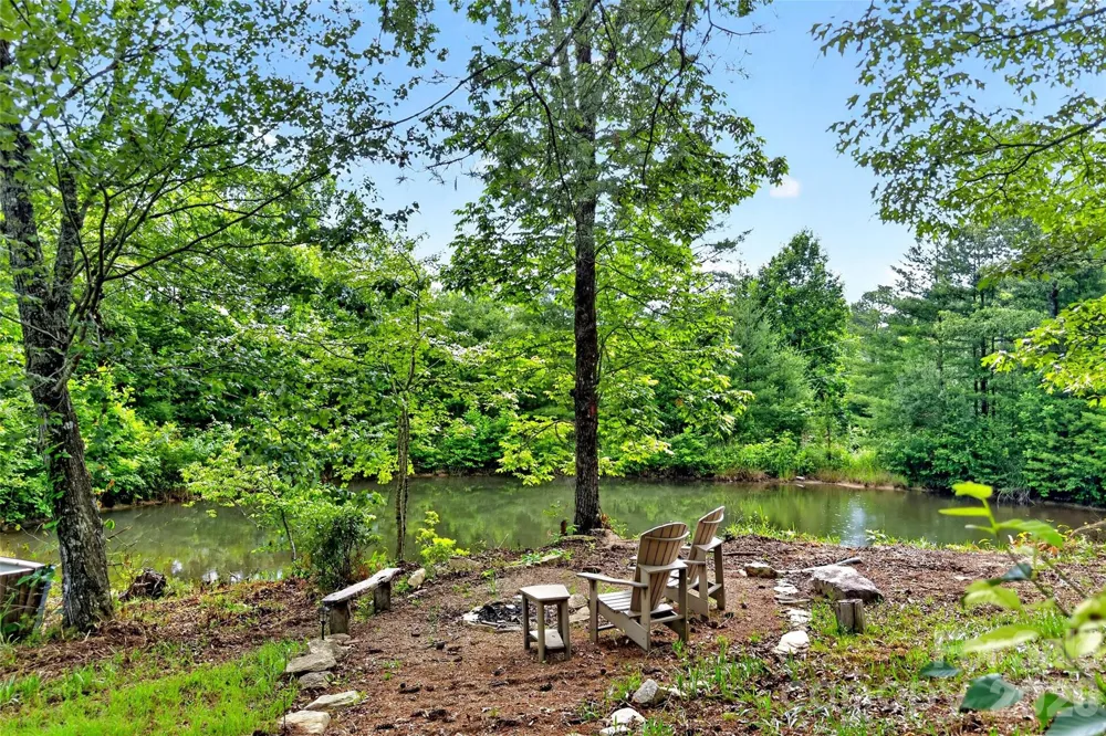 259 E Lester Lane Hendersonville, NC 28739