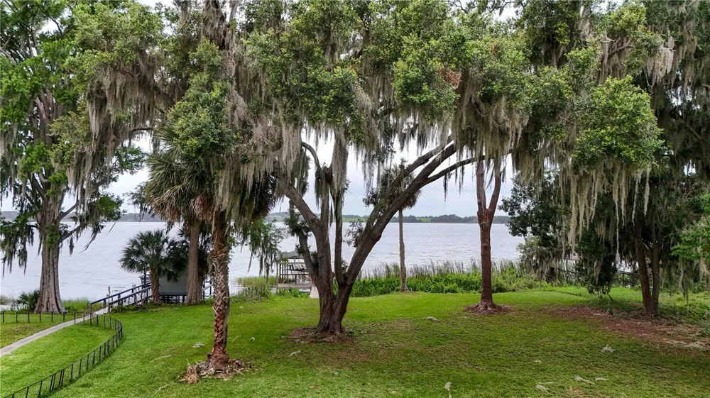 5616 TRIMBLE PARK ROAD Mount Dora, FL 32757