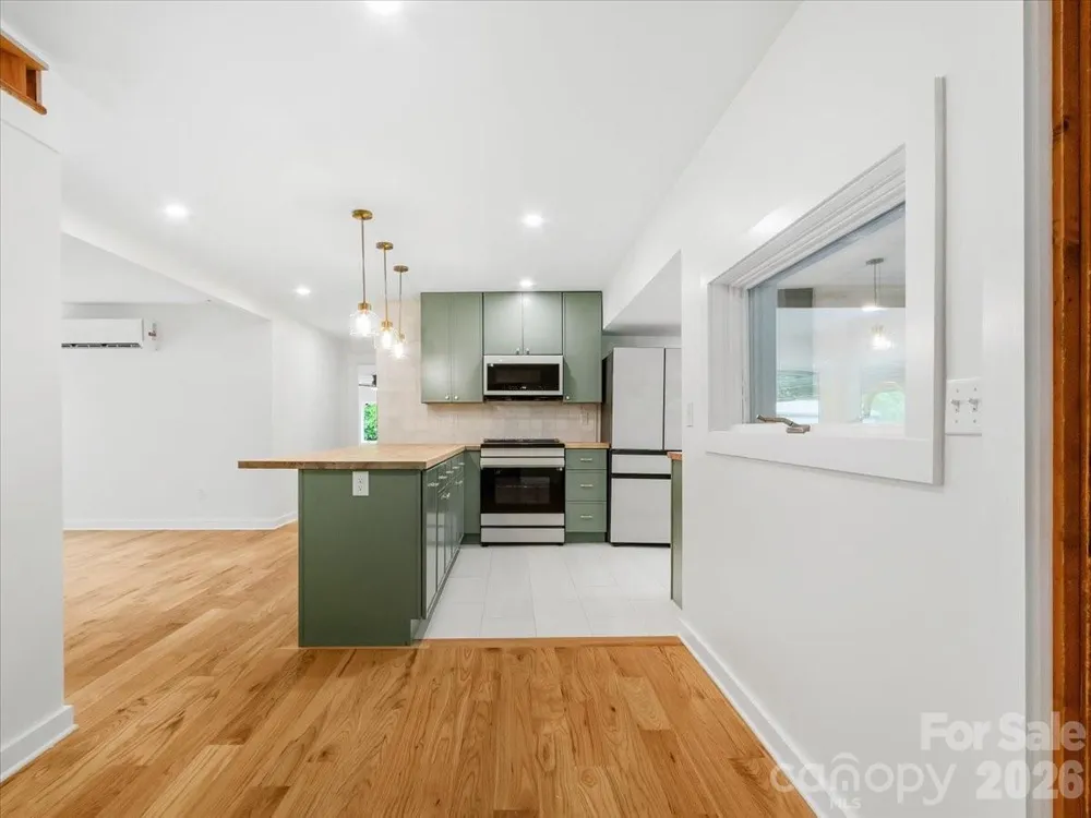 455 Rocky Springs Heights Burnsville, NC 28714