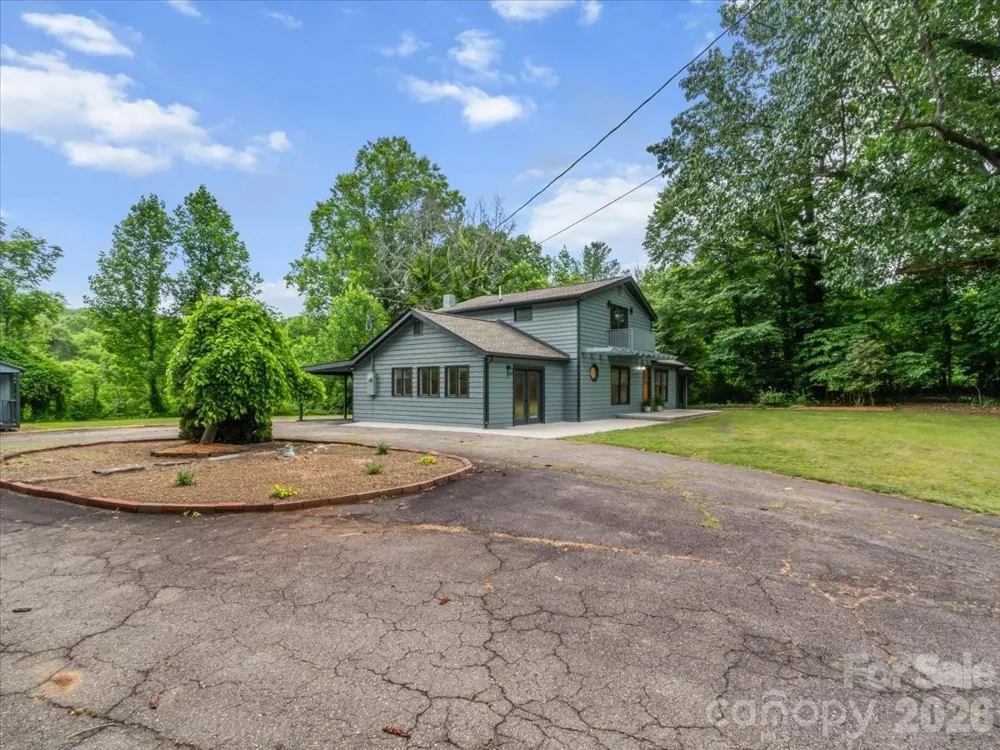 455 Rocky Springs Heights Burnsville, NC 28714