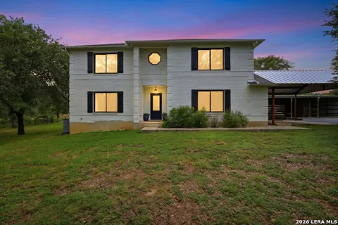 302 Whispering Oaks