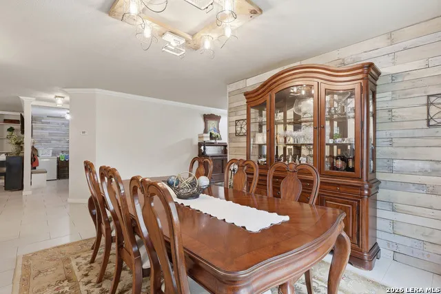 302 Whispering Oaks Adkins, TX 78101