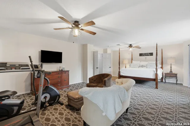 302 Whispering Oaks Adkins, TX 78101