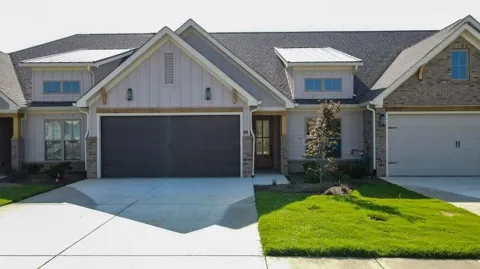 166 Arthur Lane NW