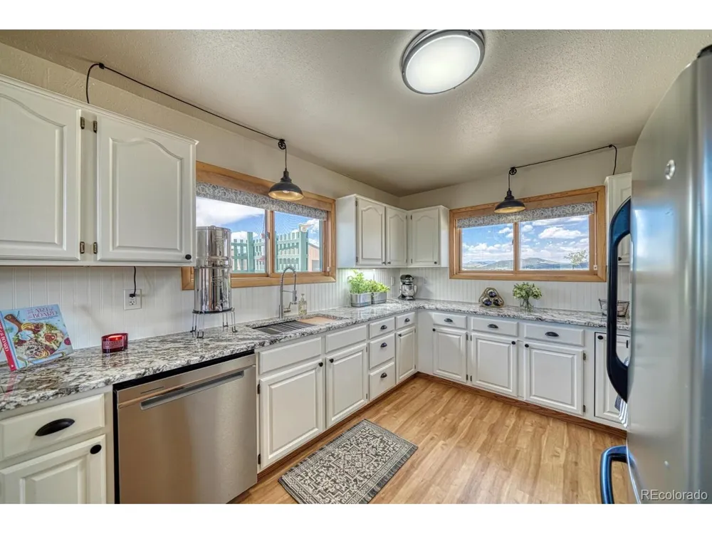 895 Acorn Rd Cotopaxi, CO 81223