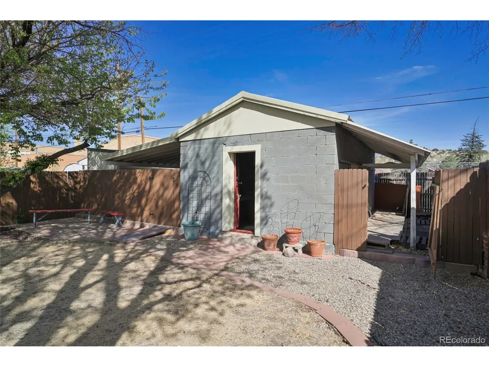 232 E 6th Street Walsenburg, CO 81089