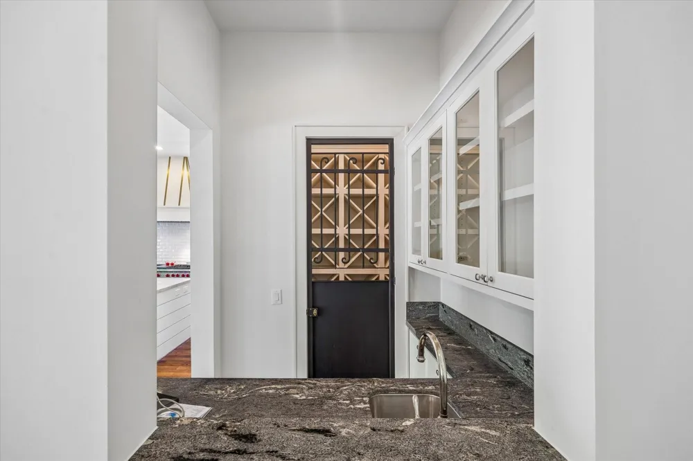 6631 Edloe Street Southside Place, TX 77005