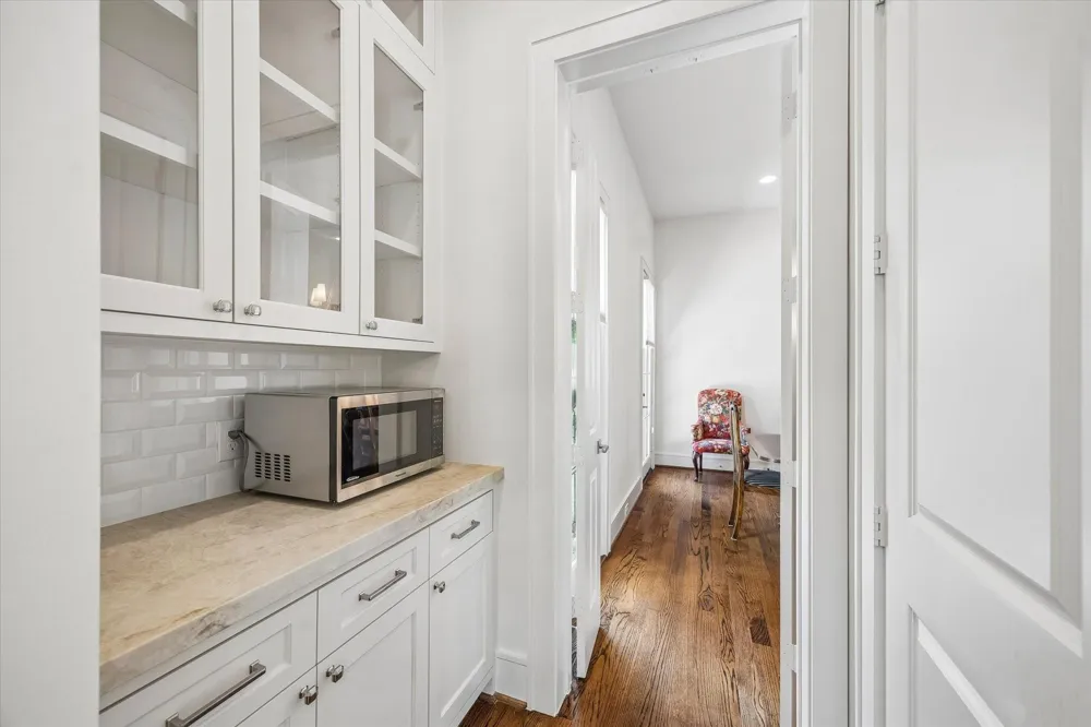 6631 Edloe Street Southside Place, TX 77005