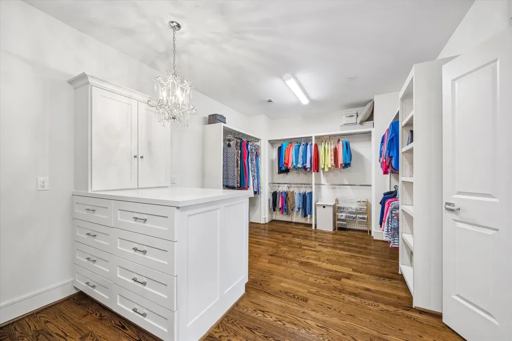 6631 Edloe Street Southside Place, TX 77005