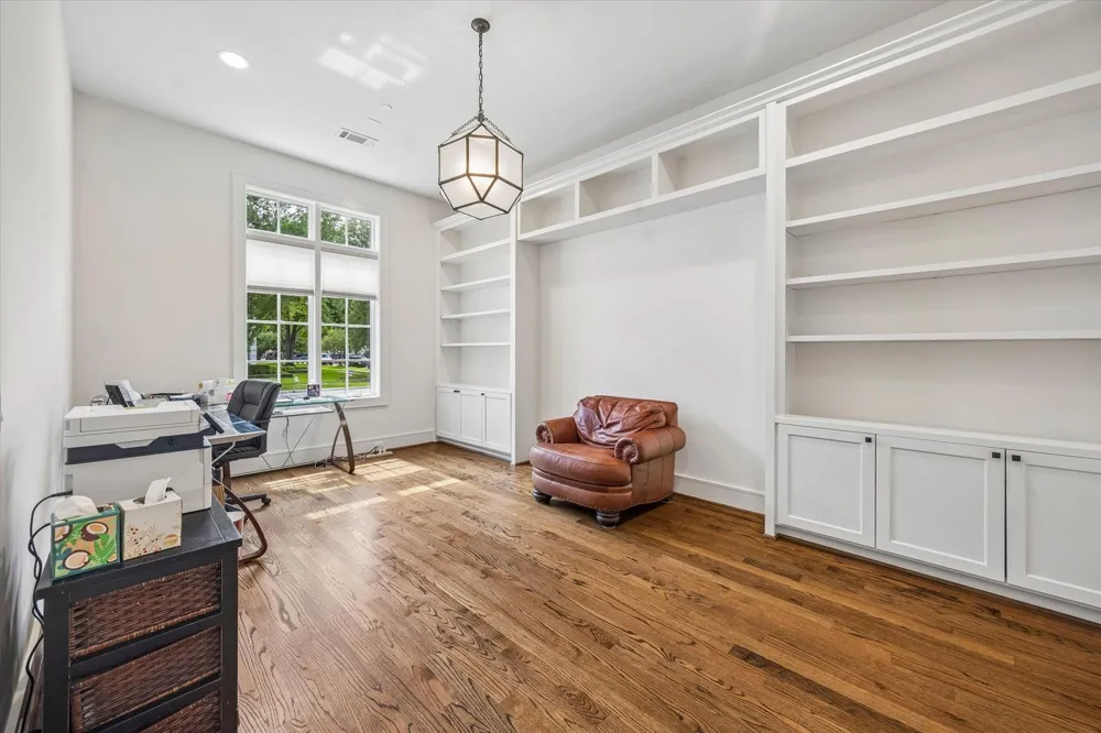 6631 Edloe Street Southside Place, TX 77005