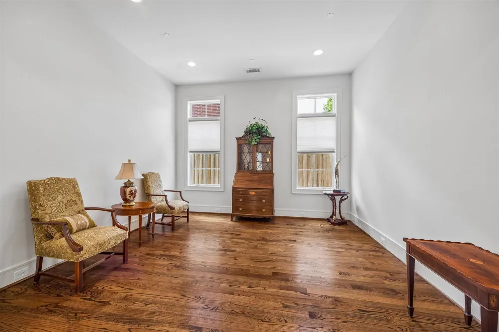 6631 Edloe Street Southside Place, TX 77005