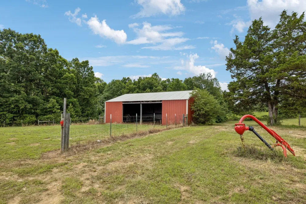 947 Bold Springs Rd Mc Ewen, TN 37101